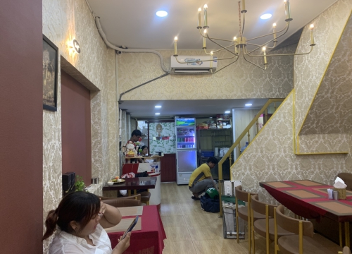Trang trí quán ăn và làm đẹp lại cho khách tại 234 Bùi Viện, Q. 1