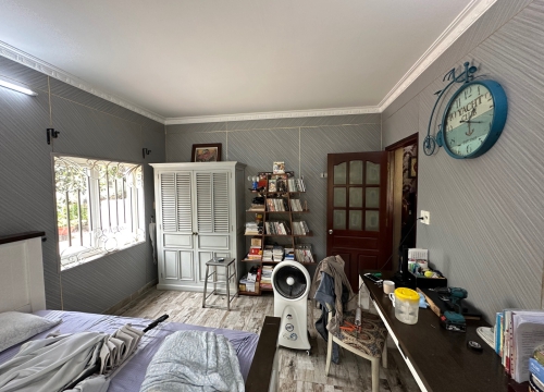 trước và sau khi cải tạo lai phòng ngủ bằng tấm ốp than tre cao cấp : 47 Đường 120, P. Tân Phú, TP. Thủ Đức