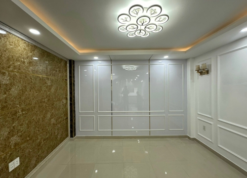 Cải tạo lại văn phòng BDS cho khách : Thạnh Lộc 47, Q.12