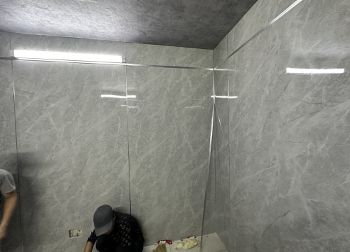 sản phẩm mới kết hợp giấy dán tường với ốp PVC : chung cư quang thái, Q. tân Phú