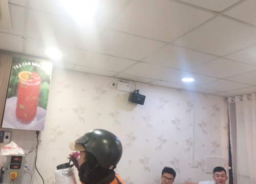 hoàn thiện trang trí cho tiệm trà tháng tư cho khách : y22 hồng lĩnh . quận 10