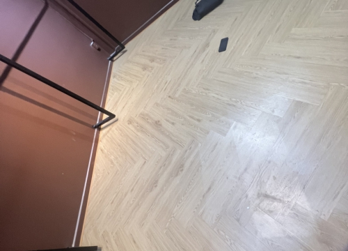 Thi Công Sàn Xương Cá Cho Studio Gạo Nâu : 436A/71 đường 3/2, quận 10