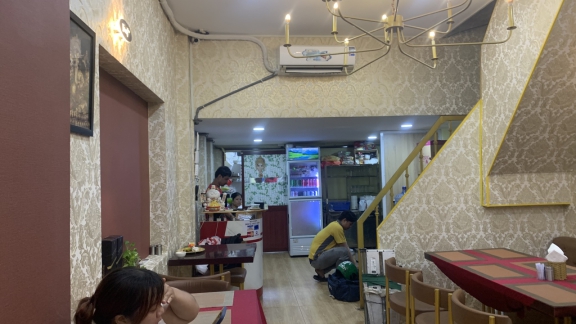 Trang trí quán ăn và làm đẹp lại cho khách tại 234 Bùi Viện, Q. 1