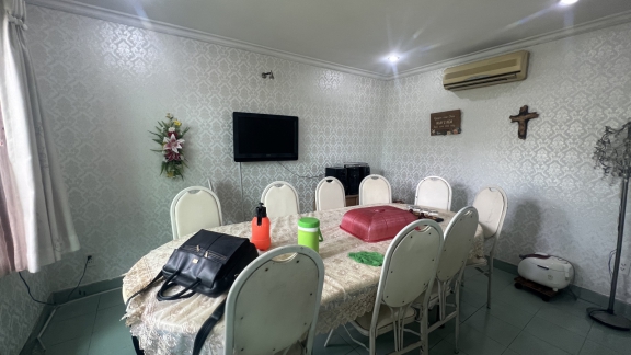 Trang trí lại phòng ăn cho khách : 463A hồng bàng, quận 5