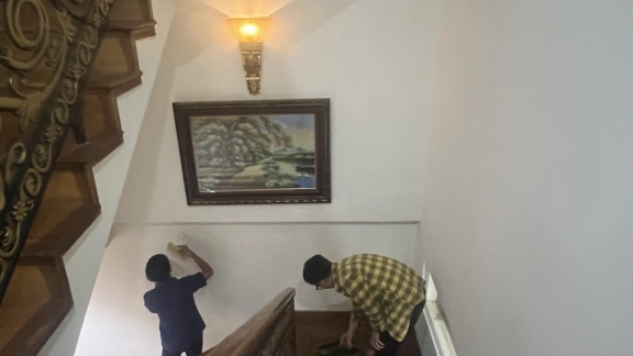 Hoàn thiện thi công giấy dán tường cầu thang : 23 duong so 6c , Q. Bình Chánh