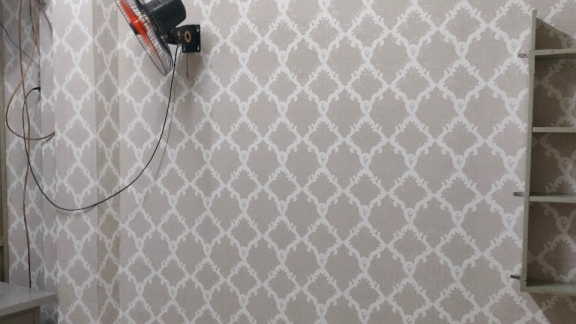 Hoan thiện thi công giấy dán tường phòng cho khách : hẻm 218 Minh Phụng
