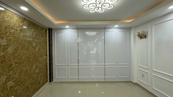 Cải tạo lại văn phòng BDS cho khách : Thạnh Lộc 47, Q.12