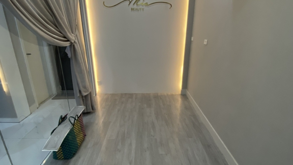 THI CÔNG SÀN NHỰA CÓ KEO QUẬN 10